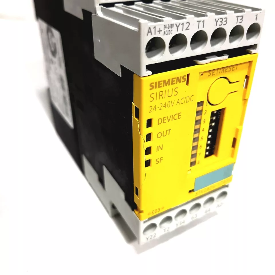 Siemens Sirius Sicherheitsrelais 3TK2 826-1CW30 / Safty Relai 3TK2826-1CW30